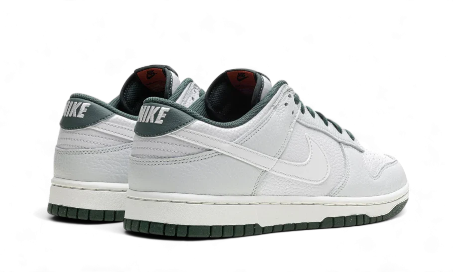 Nike Dunk Low Retro SE Photon Dust Vintage Green