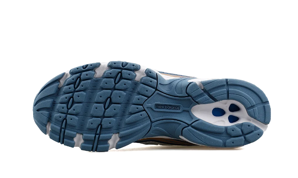 New Balance 740 Blue Gold Metallic