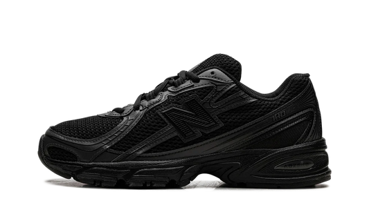 New Balance 740 Black