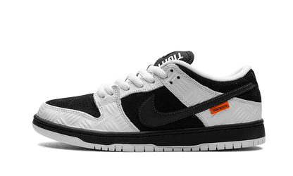 Nike SB Dunk Low TIGHTBOOTH